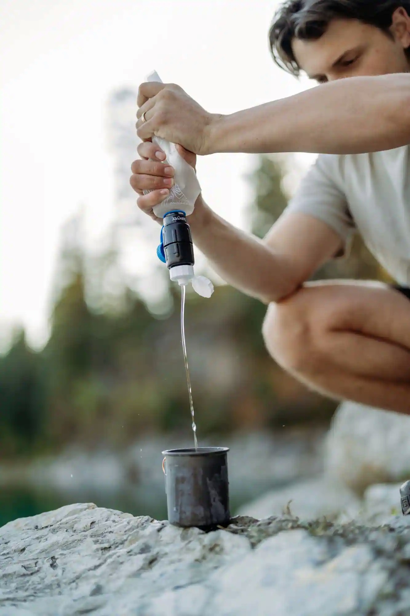 Sawyer Micro Squeeze Water Filtration System with Cnoc Premium 750 ml Bladder view 5