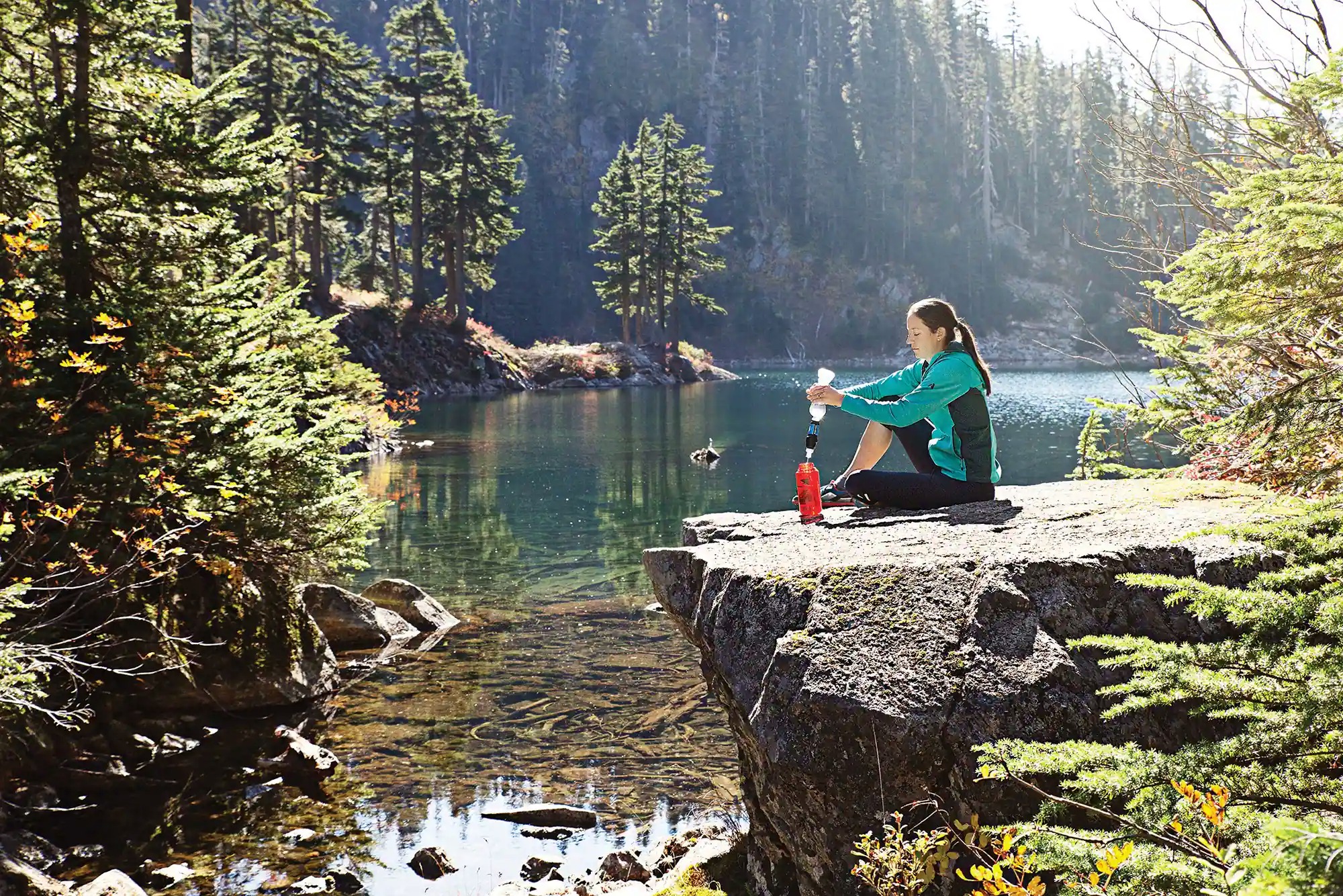 Sawyer Squeeze Water Filtration System with Cnoc Premium 2-Liter Bladder view 7