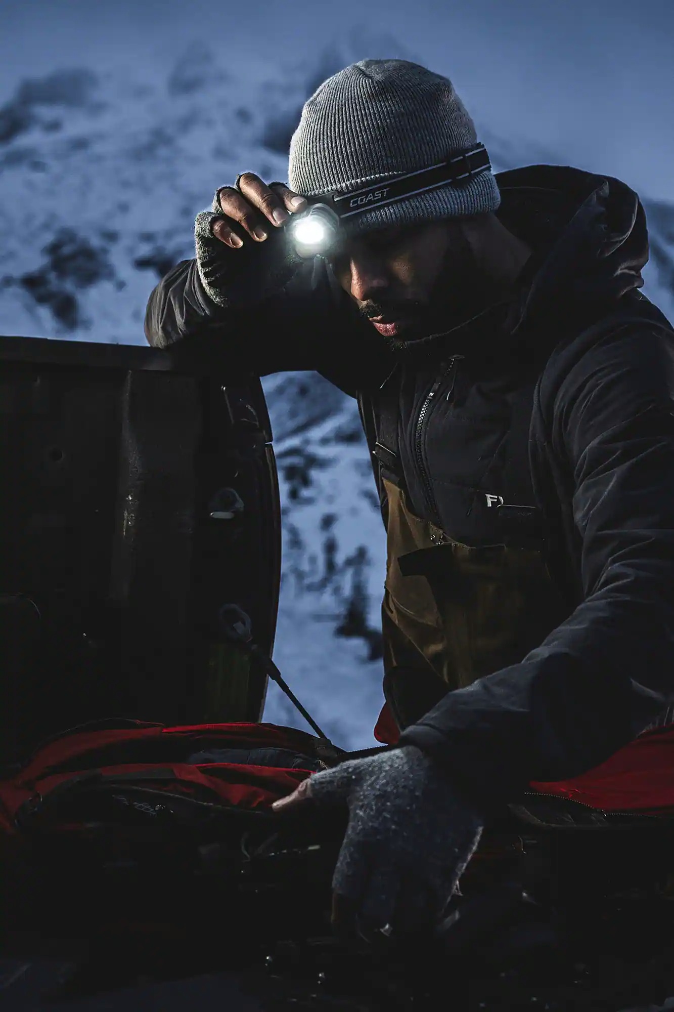 Coast RL10R Rechargeable Headlamp view 5